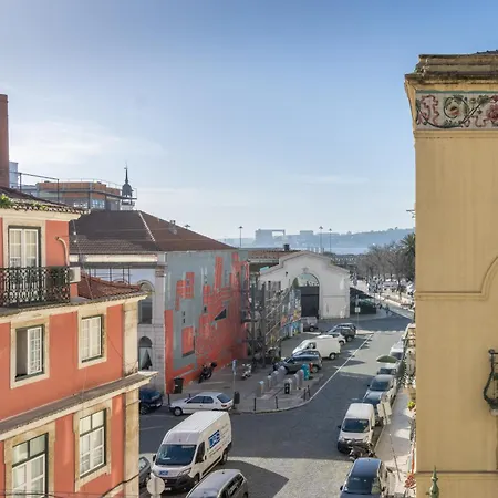 Spacious, Family Friendly 3br & 3wc. Ac/heating. Апартаменты Лиссабон