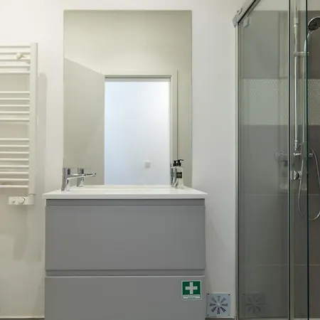 Апартаменты Spacious, Family Friendly 3br & 3wc. Ac/heating.