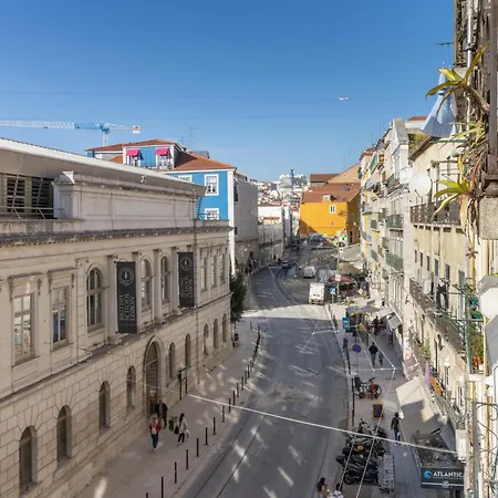 Spacious, Family Friendly 3br & 3wc. Ac/heating. *