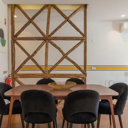 Апартаменты Spacious, Family Friendly 3br & 3wc. Ac/heating. Лиссабон