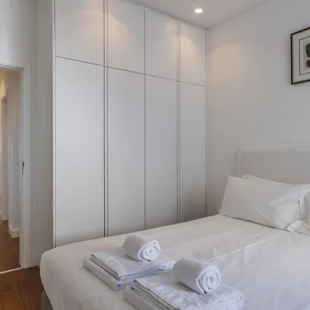 Spacious, Family Friendly 3br & 3wc. Ac/heating. Appartamento Lisbona