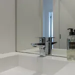 Spacious, Family Friendly 3br & 3wc. Ac/heating. Apartment *