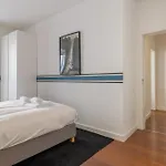 Apartment Spacious, Family Friendly 3br & 3wc. Ac/heating.