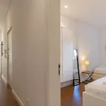 Apartment Spacious, Family Friendly 3br & 3wc. Ac/heating. *