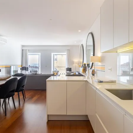 Spacious, Family Friendly 3br & 3wc. Ac/heating. * リスボン