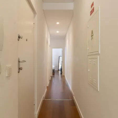 Spacious, Family Friendly 3br & 3wc. Ac/heating. アパート *