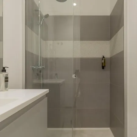 Spacious, Family Friendly 3br & 3wc. Ac/heating. * リスボン