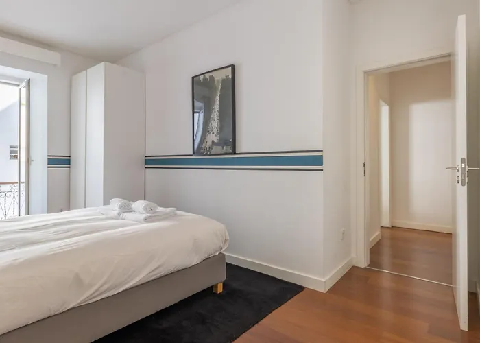 شقة Spacious, Family Friendly 3br & 3wc. Ac/heating.