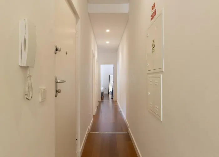 Spacious, Family Friendly 3br & 3wc. Ac/heating. شقة *
