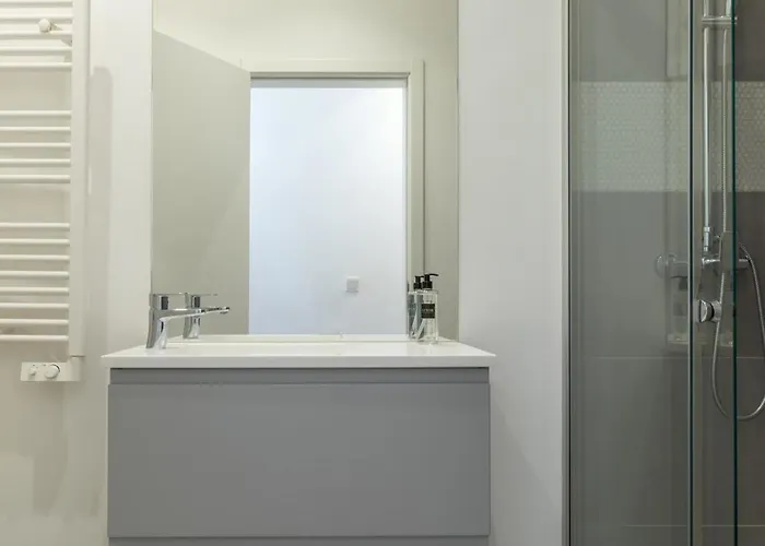 شقة Spacious, Family Friendly 3br & 3wc. Ac/heating.