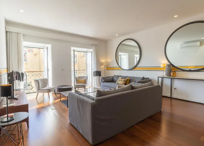 شقة Spacious, Family Friendly 3br & 3wc. Ac/heating.